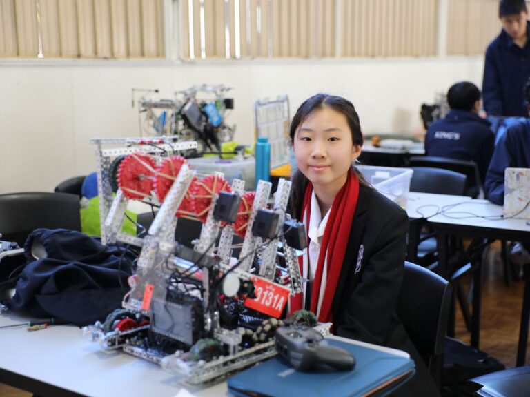 Santa Sabina hosts high-energy VEX Robotics Tournament with grace and precision